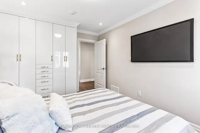 Additional image 18 of 87 Fallingbrook Rd