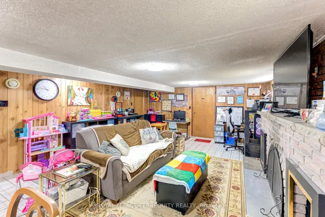 Additional image 19 of 532 Silverthorn Ave