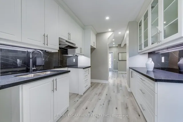 Additional image 9 of 176 Garside Ave