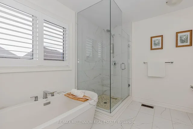 Additional image 31 of 1238 Bowell Cres