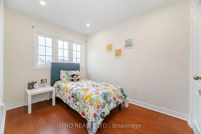 Additional image 30 of 803 Khan Cres