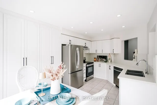 Additional image 12 of 668 Hamilton Cres