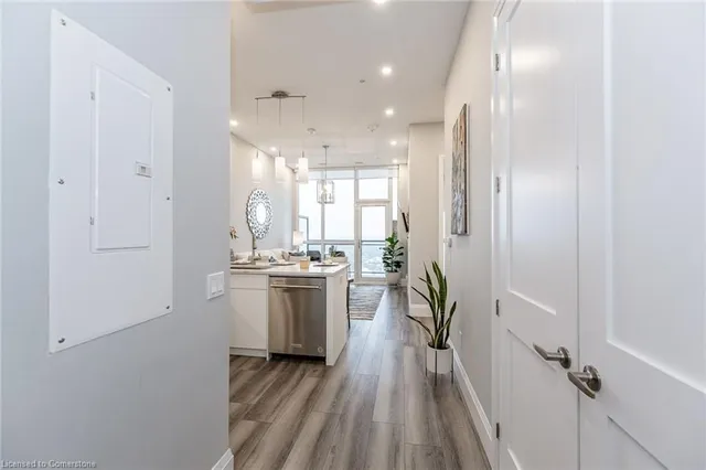 Additional image 13 of 60 Charles St Unit 2904