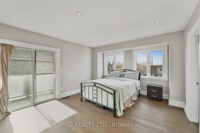 Additional image 25 of 55 Yorkdale Cres