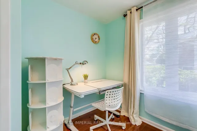 Additional image 27 of 2048 Devon Rd