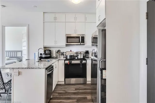 Additional image 40 of 102 Grovewood Common Unit 526