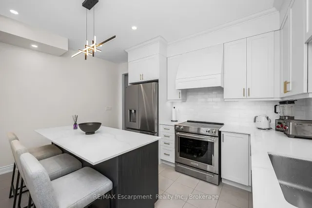 Additional image 11 of 3401 Sixth Line