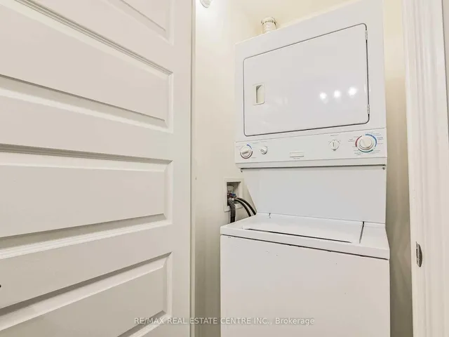 Additional image 5 of 215 Queen St Unit 301