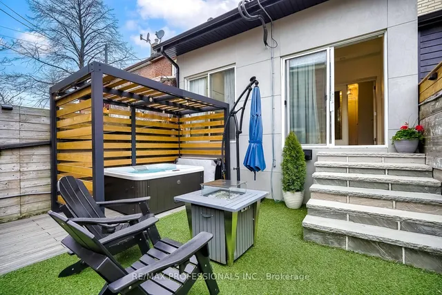 Additional image 41 of 623 Dupont St