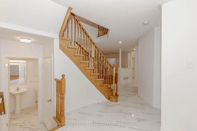 Additional image 9 of 72 Dunvegan Cres