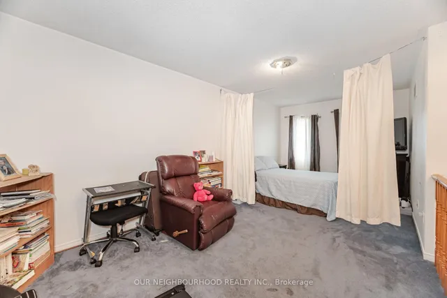 Additional image 20 of 71 Giraffe Ave