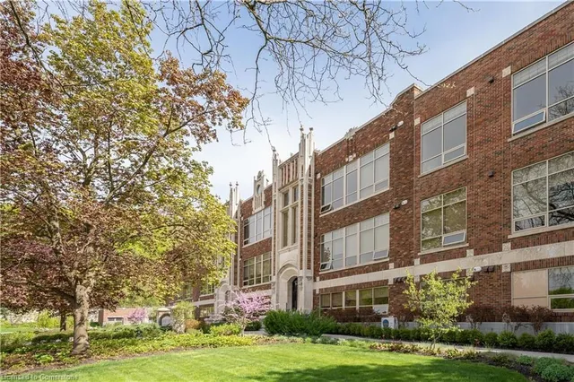 Additional image 34 of 397 King St Unit 213