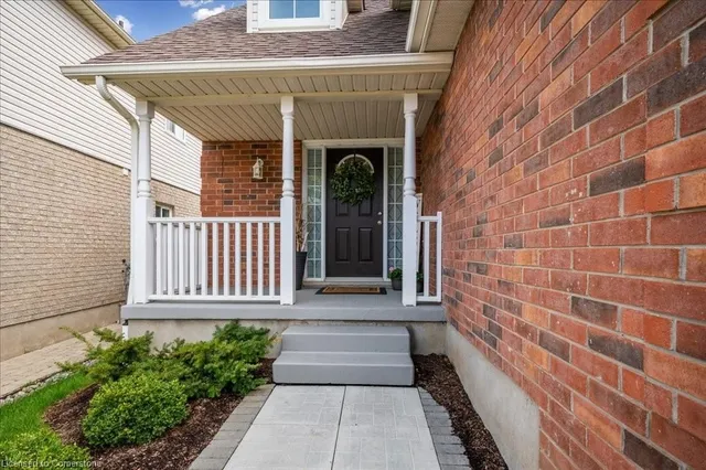 Additional image 3 of 220 Doon South Dr