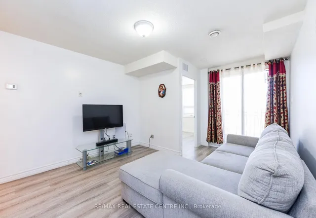 Additional image 4 of 7405 Goreway Dr Unit 520