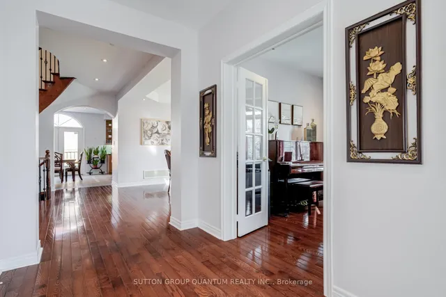 Additional image 19 of 49 Supino Cres