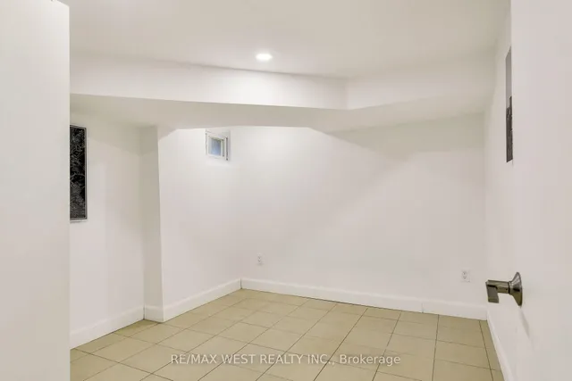 Additional image 46 of 17 Melbourne Ave