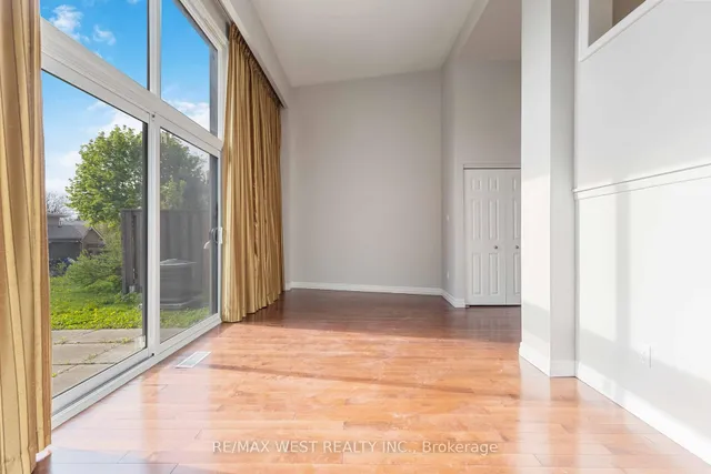 Additional image 18 of 290 Sprucewood Crt Unit 45