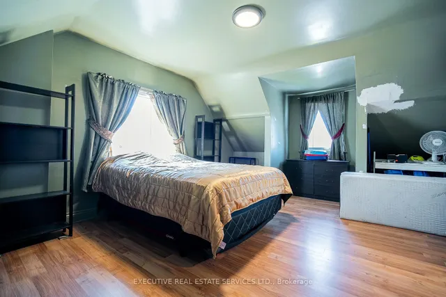 Additional image 26 of 49 Trethewey Dr