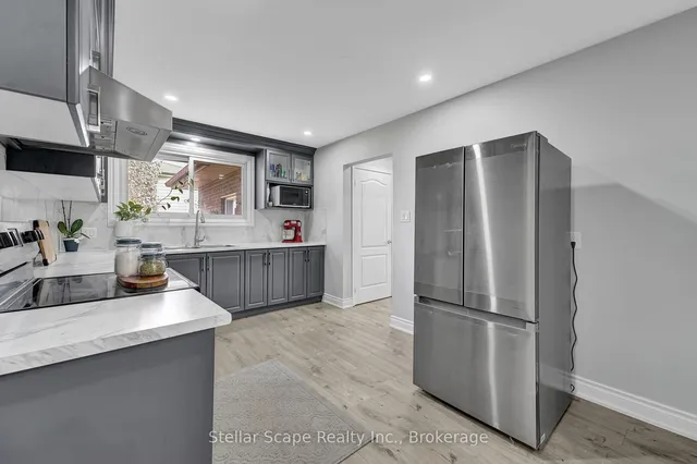 Additional image 13 of 42 Tupper Cres