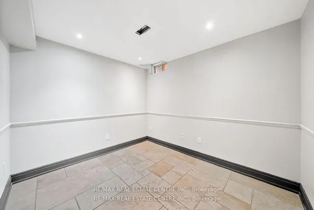 Additional image 36 of 49 Hollowgrove Blvd