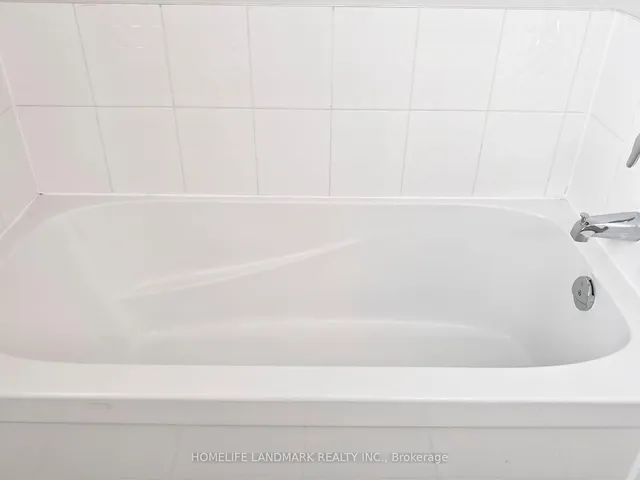 Additional image 18 of 813 Banks Cres