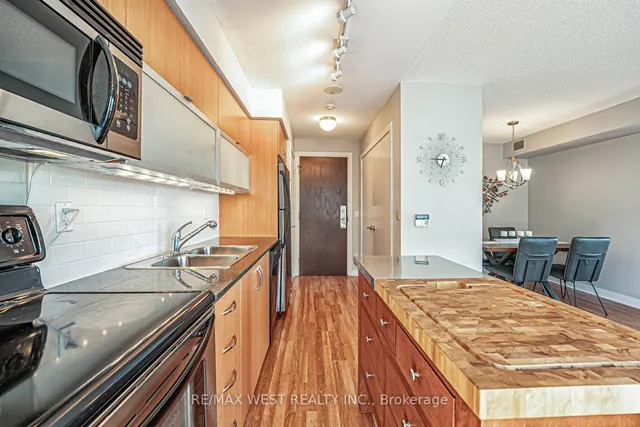 Additional image 12 of 80 Western Battery Rd Unit 2311