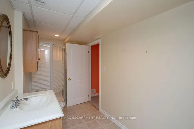 Additional image 41 of 91 Silverbirch Blvd