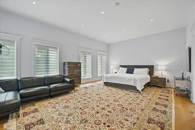 Additional image 31 of 9256 First Line