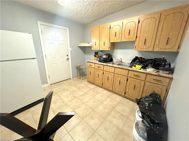 Additional image 32 of 186 East Ave