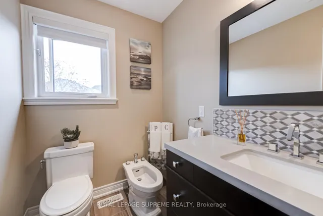 Additional image 24 of 34 Purdy Cres
