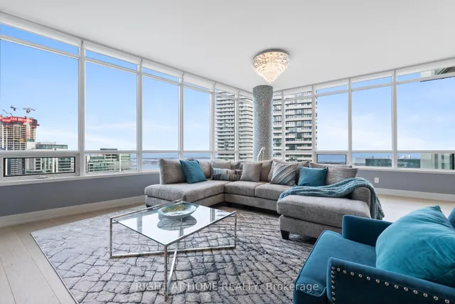 Additional image 4 of 65 Bremner Blvd Unit 5104