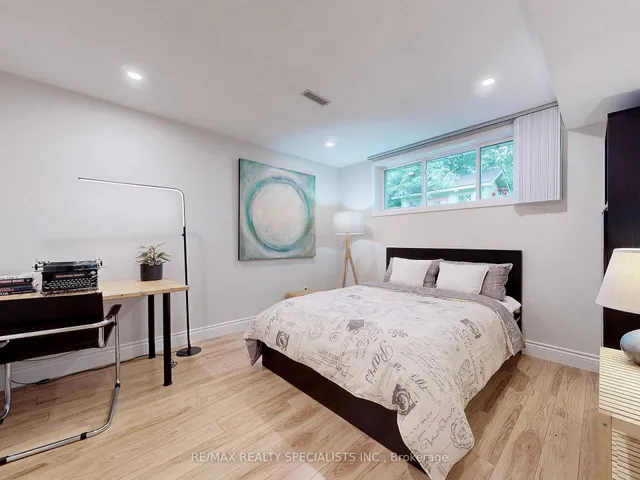 Additional image 32 of 1846 Steepbank Cres