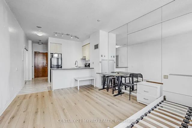 Additional image 18 of 555 Yonge St Unit 401