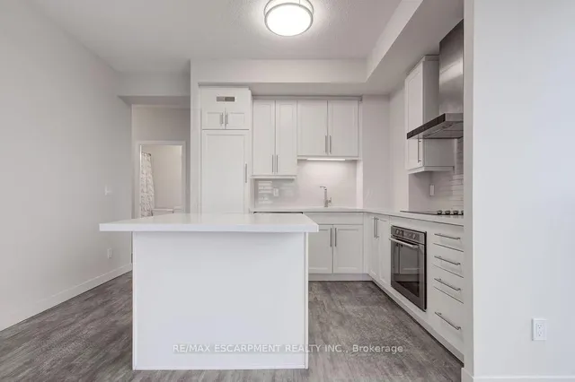 Additional image 3 of 2093 Fairview St Unit 1504