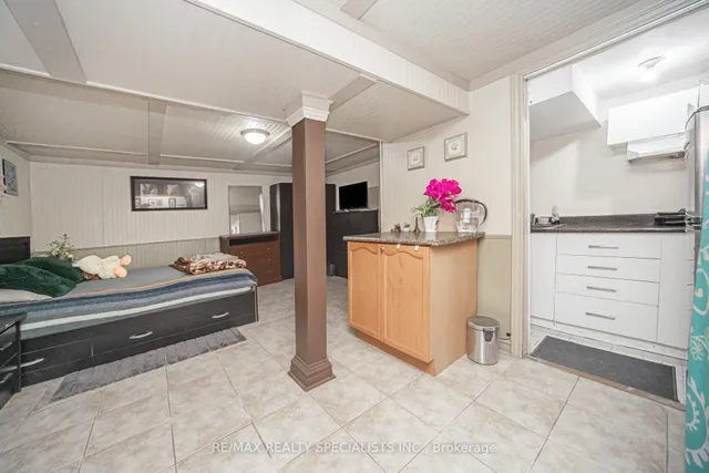 Additional image 38 of 144 Fleetwood Cres