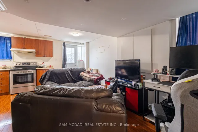 Additional image 30 of 12 Homeview Rd