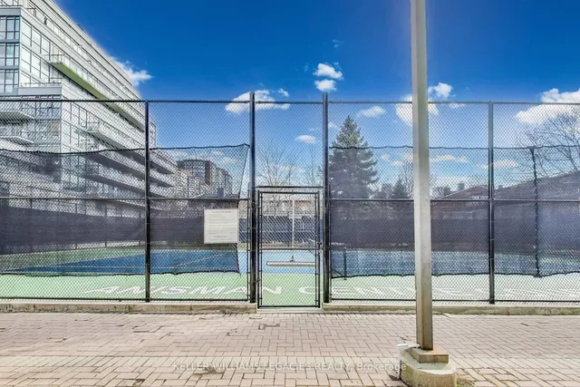 Additional image 15 of 801 King St Unit 907