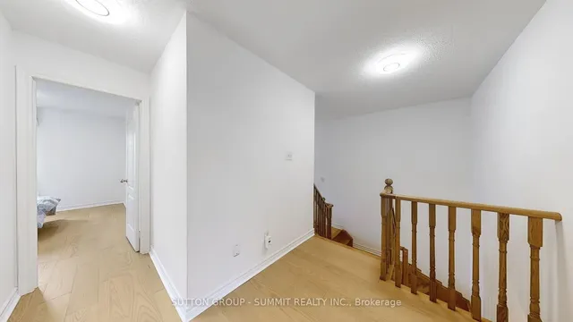 Additional image 21 of 93 MOREAU Tr