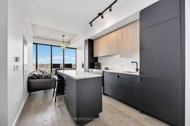 Additional image 9 of 7 Smith Cres Unit 803