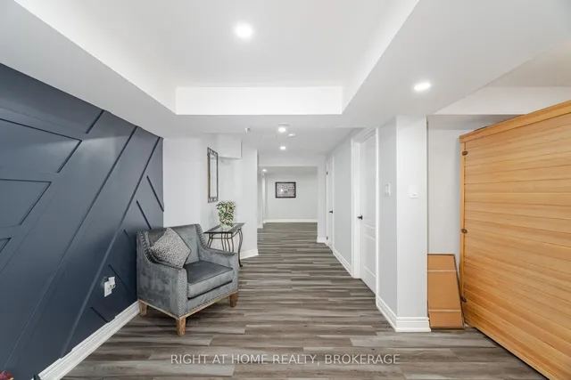 Additional image 33 of 105 Royal West Dr