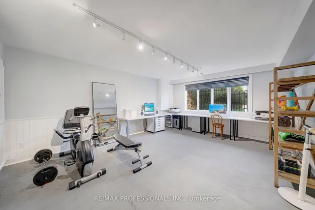 Additional image 28 of 52 Courtsfield Cres