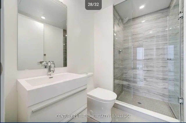 Additional image 8 of 39 Roehampton Ave Unit 4110