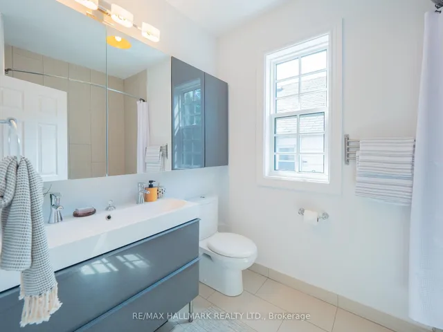 Additional image 32 of 142 Heward Ave