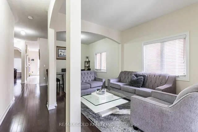 Additional image 7 of 4 Mistletoe Pl