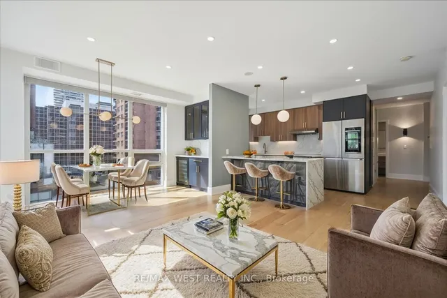 Additional image 3 of 70 Roehampton Ave Unit 314