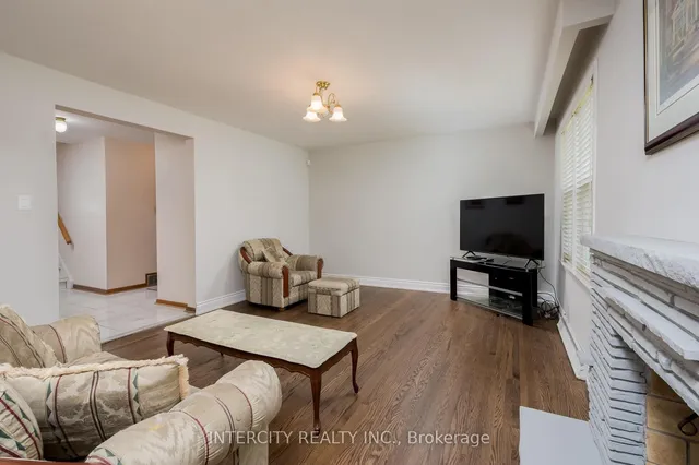 Additional image 26 of 852 Glencairn Ave