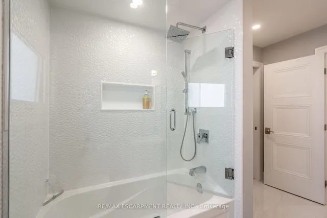 Additional image 17 of 20 Benwood Crt