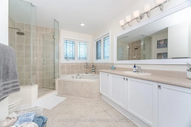 Additional image 23 of 383 Queen Mary Dr