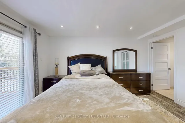 Additional image 17 of 3489 New St