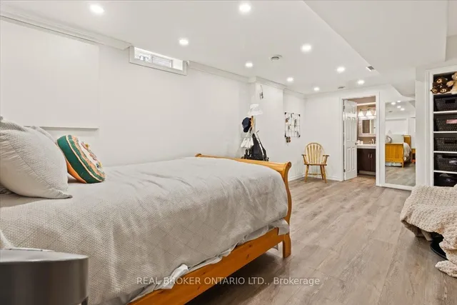 Additional image 32 of 2257 Silverbirch Crt